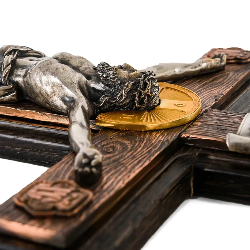 Crucifix de perete K01