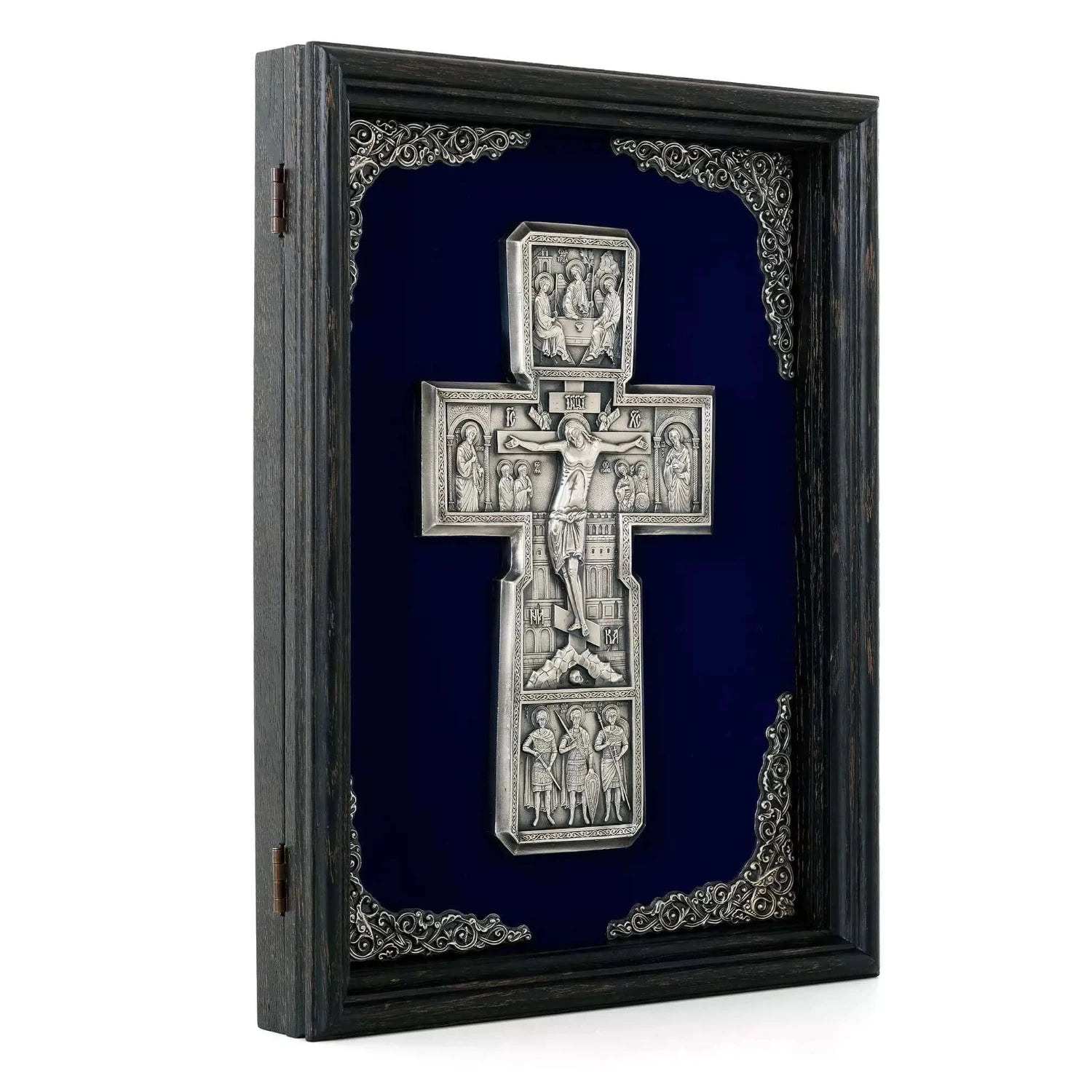 Crucifix în ramă K04.1 la pret de 1160 RON, cruce, cruce ortodoxa, cruce ortodoxa model, crucifix, crucifix ortodox, crucifixul, modele de cruci ortodoxe